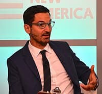 Portrait of Guy Raz