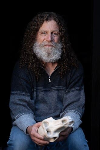 Portrait of Robert Sapolsky